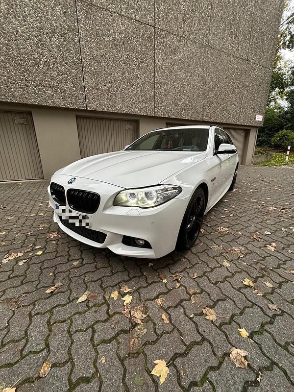 Weiß Gebraucht 2014 BMW 520 M Sport Kombi | 16.999 € (Teuer) - Bild 1/4