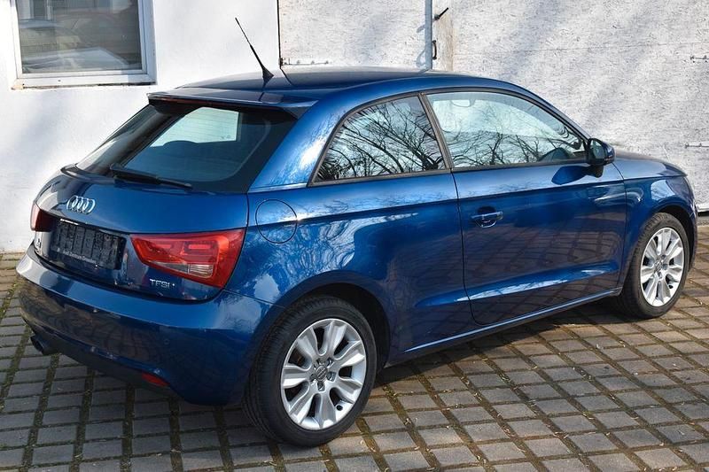 Gebraucht Audi A1 Ambition 122 PS (89 kW) 2010 Blau Kleinwagen