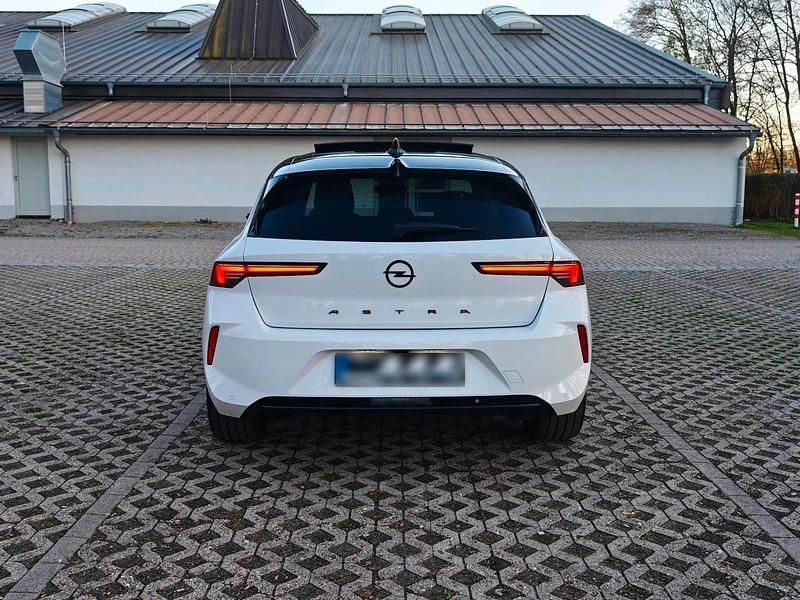 Gebraucht Opel Astra Ultimate 130 PS (95 kW) 2022 Weiß Limousine