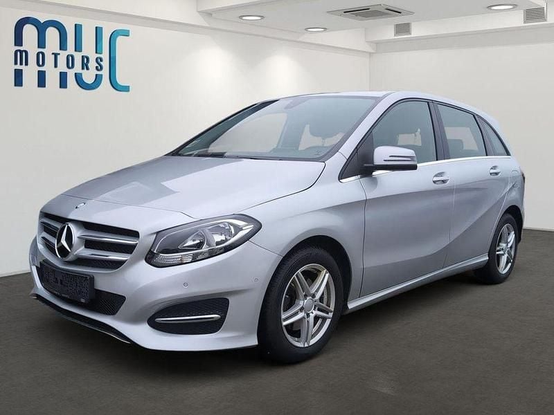 Silber Gebraucht 2015 Mercedes B180 Van / Kleinbus | 11.690 € (Guter Preis) - Bild 1/4
