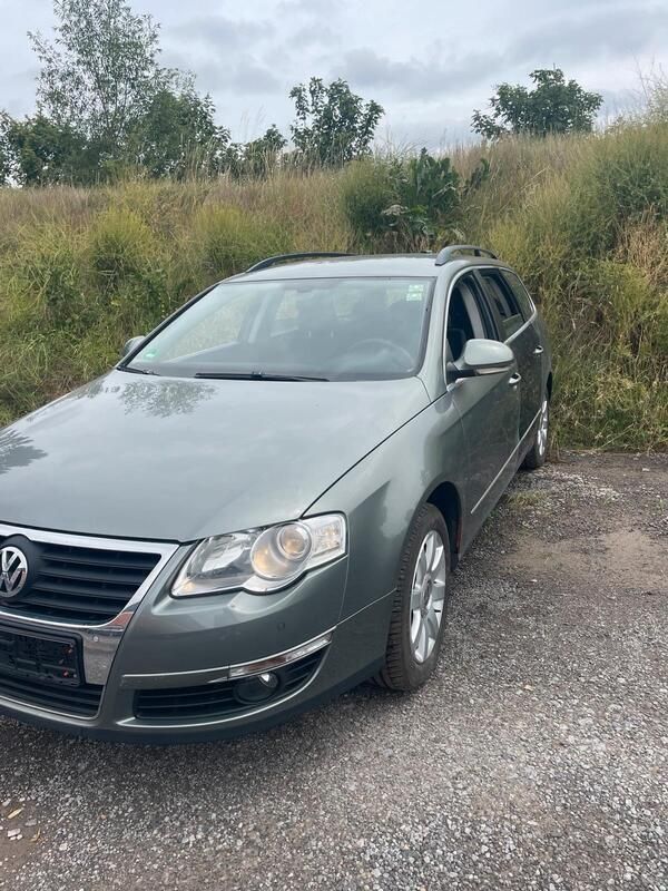 Grün Gebraucht 2007 VW Passat Kombi | 900 € (Superpreis) - Bild 1/4
