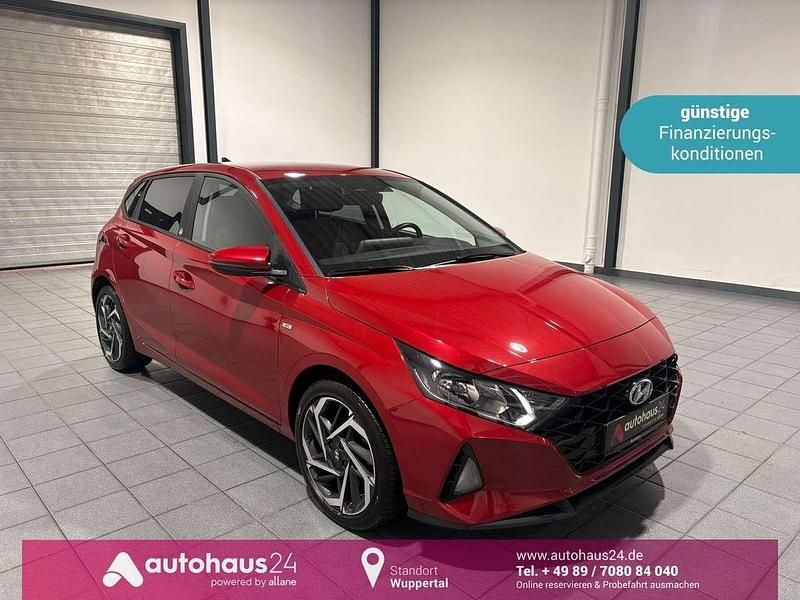 Rot Gebraucht 2022 Hyundai i20 Kleinwagen | 17.440 € (Fairer Preis) - Bild 1/4