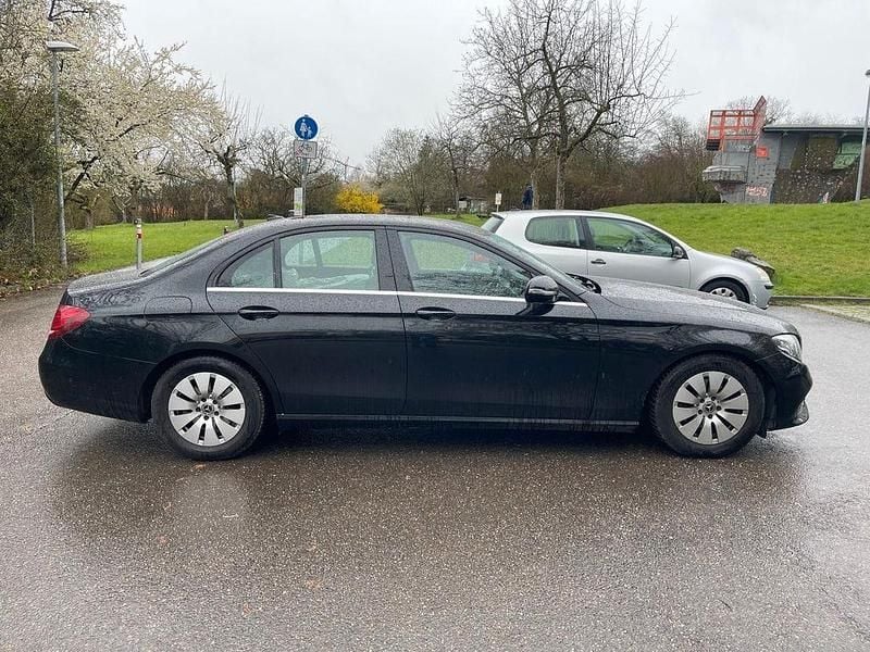 Gebraucht Mercedes E200 160 PS (117 kW) 2019 Schwarz Limousine