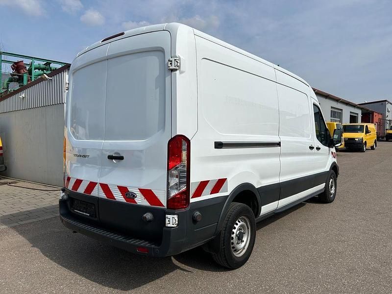 Gebraucht Ford Transit 131 PS (96 kW) 2018 Weiß Van / Kleinbus