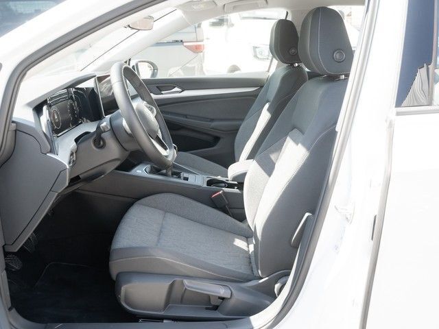 Gebraucht VW Golf VIII R 116 PS (85 kW) 2024 Pure white Limousine