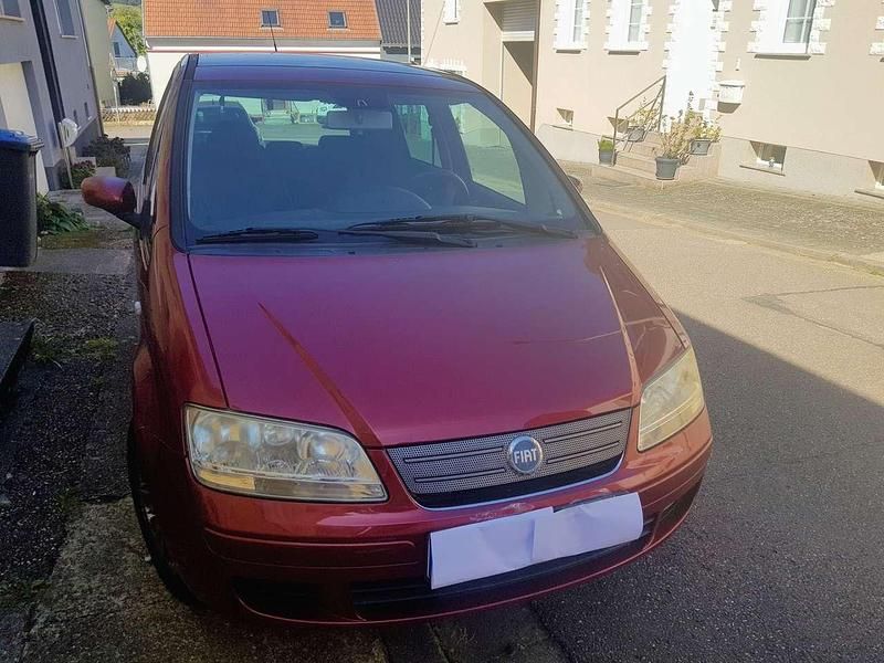 Gebraucht Fiat Idea 95 PS (69 kW) 2006 Rot Van / Kleinbus