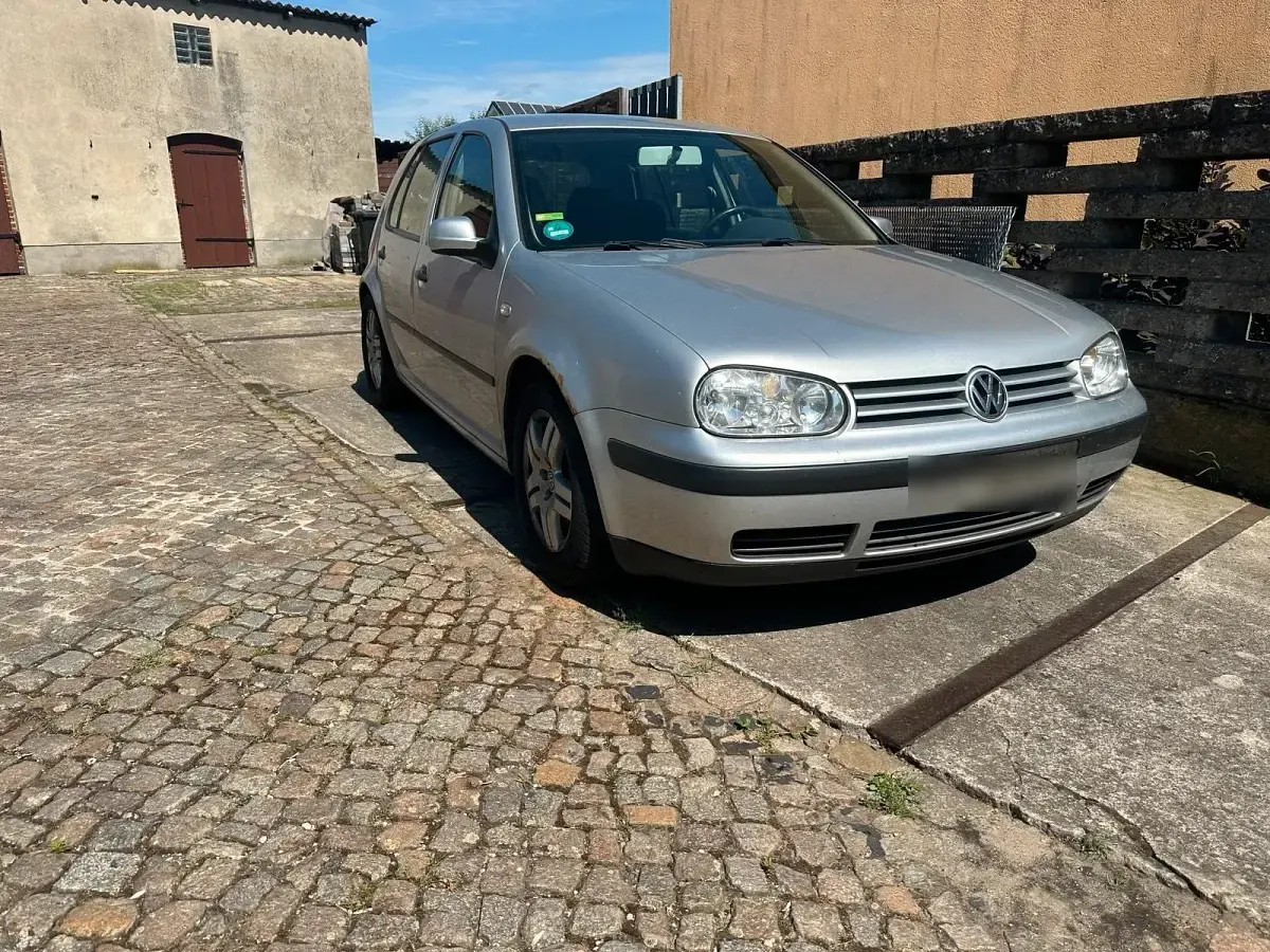 Gebraucht VW Golf IV 101 PS (74 kW) 2002 Silber Kleinwagen