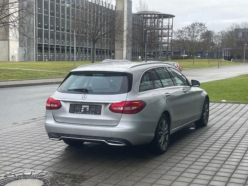 Gebraucht Mercedes C200 136 PS (100 kW) 2017 Silber Kombi