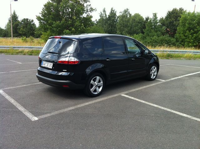 Gebraucht Ford S-MAX Titanium 197 PS (144 kW) 2009 Schwarz metallic Van / Kleinbus