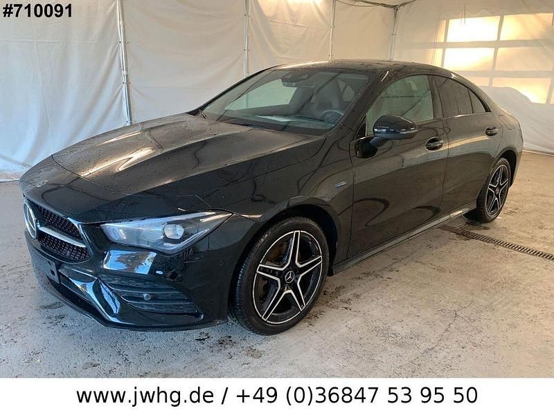 Schwarz Gebraucht 2021 Mercedes CLA250e AMG line Limousine | 30.940 € (Fairer Preis) - Bild 1/4
