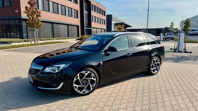 Schwarz Gebraucht 2016 Opel Insignia OPC Kombi | 12.500 € (Etwas zu teuer) - Bild 1/4