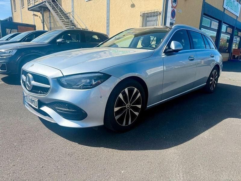 Gebraucht Mercedes C220 200 PS (147 kW) 2022 Silber Limousine
