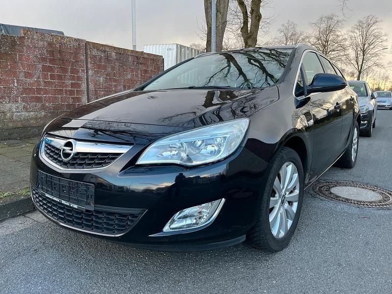 Gebraucht Opel Astra 110 PS (80 kW) 2011 Schwarz Kombi