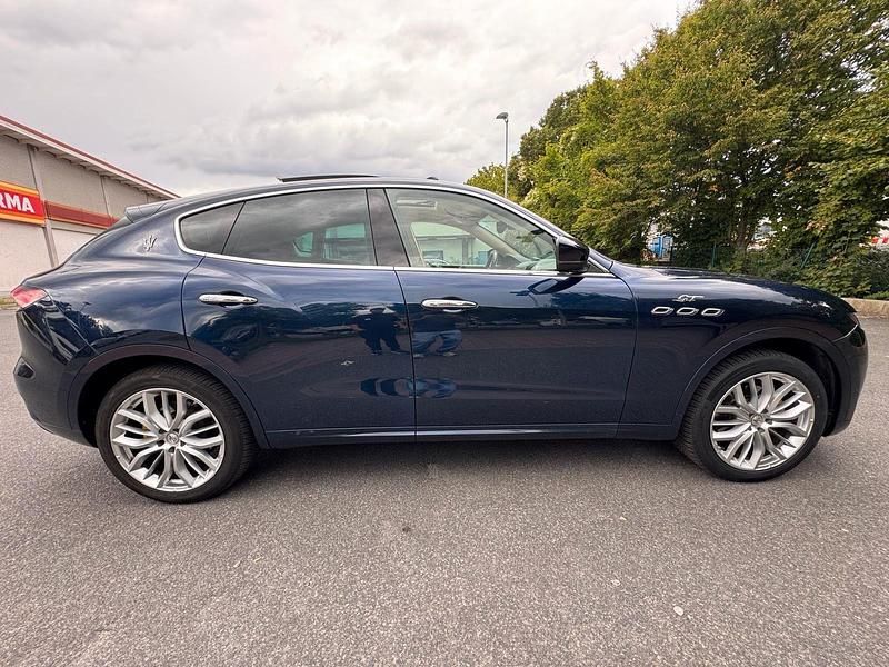 Gebraucht Maserati Levante GT 349 PS (256 kW) 2022 Blau SUV