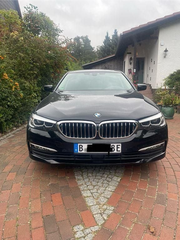Schwarz Gebraucht 2017 BMW 530e iPerformance Limousine | 21.300 € (Etwas zu teuer) - Bild 1/4