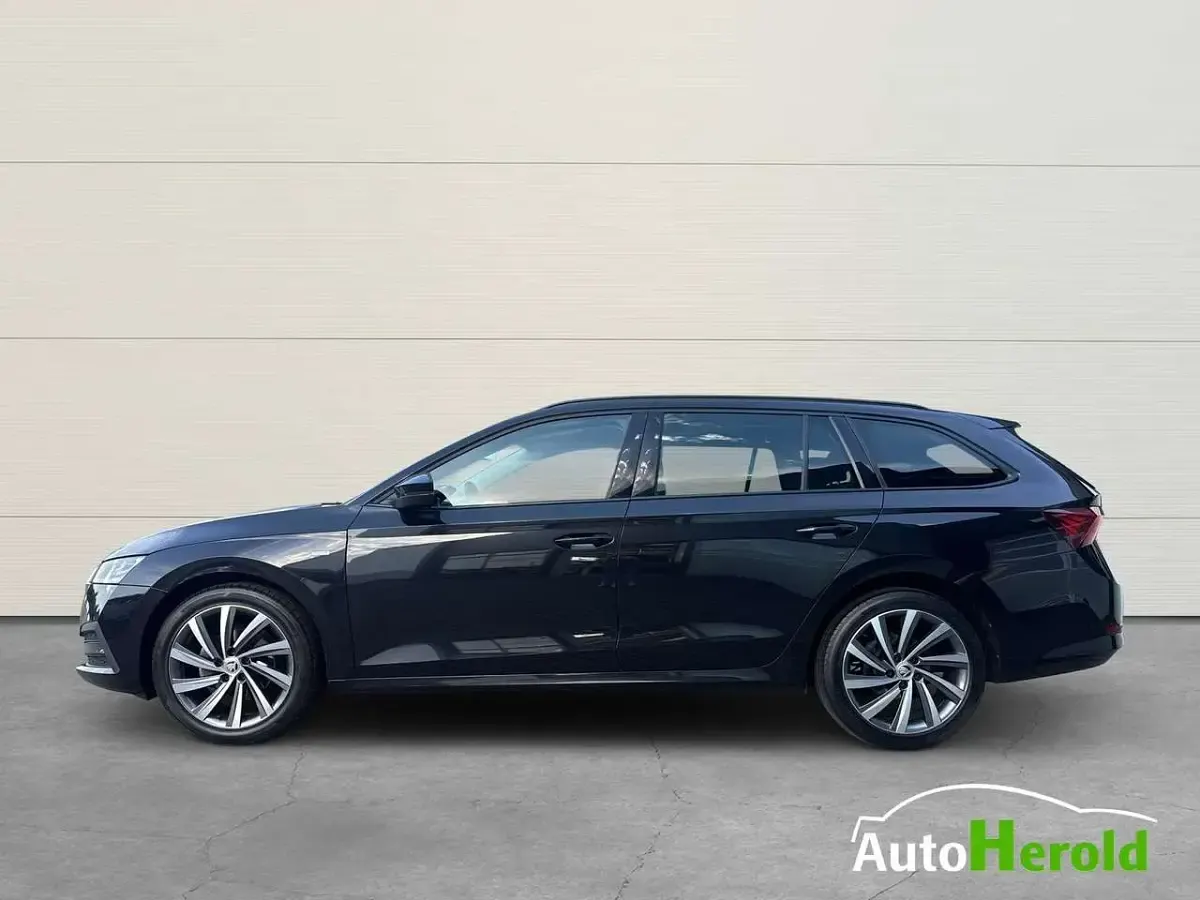 Gebraucht Skoda Octavia Tour 150 PS (110 kW) 2022 Schwarzmagic perleffekt Kombi