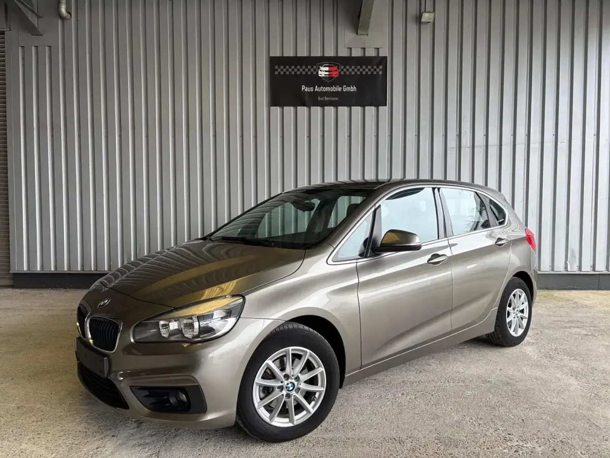Gebraucht BMW 216 Active Tourer Advantage 116 PS (85 kW) 2016 Silber Van / Kleinbus