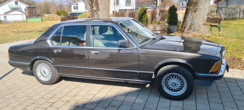 Braun Gebraucht 1985 BMW 745 Executive Limousine | 17.900 € - Bild 1/4