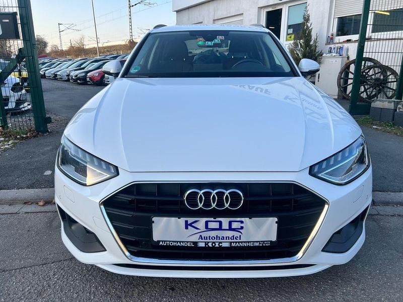Gebraucht Audi A4 Sport 163 PS (119 kW) 2022 Weiß Kombi