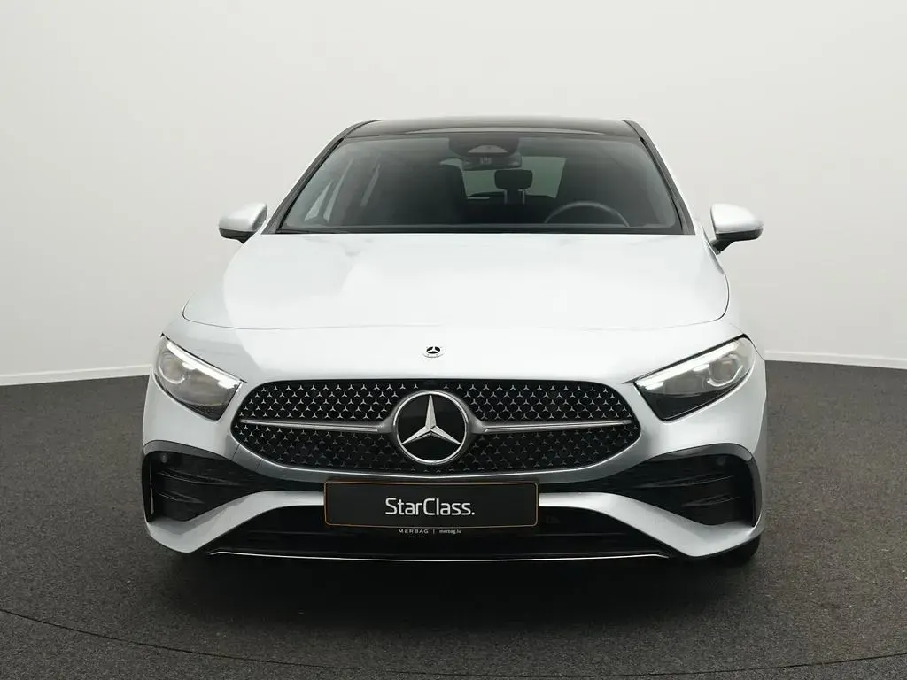 Gebraucht Mercedes A180 AMG line 136 PS (100 kW) 2024 Silber Limousine
