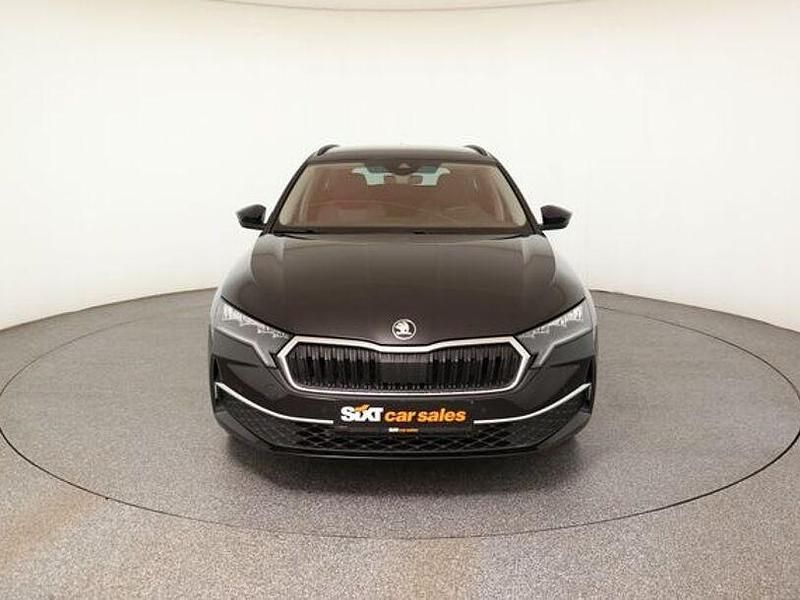 Second-hand Skoda Octavia Selection 150 CP (110 kW) 2025 Negru Break