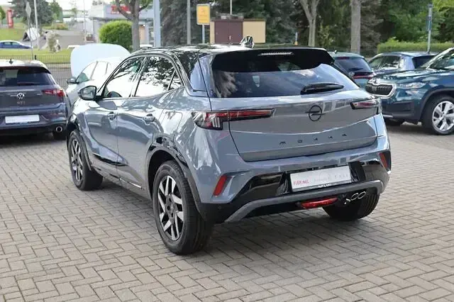 Neu Opel Mokka 131 PS (96 kW) 2025 Grau SUV