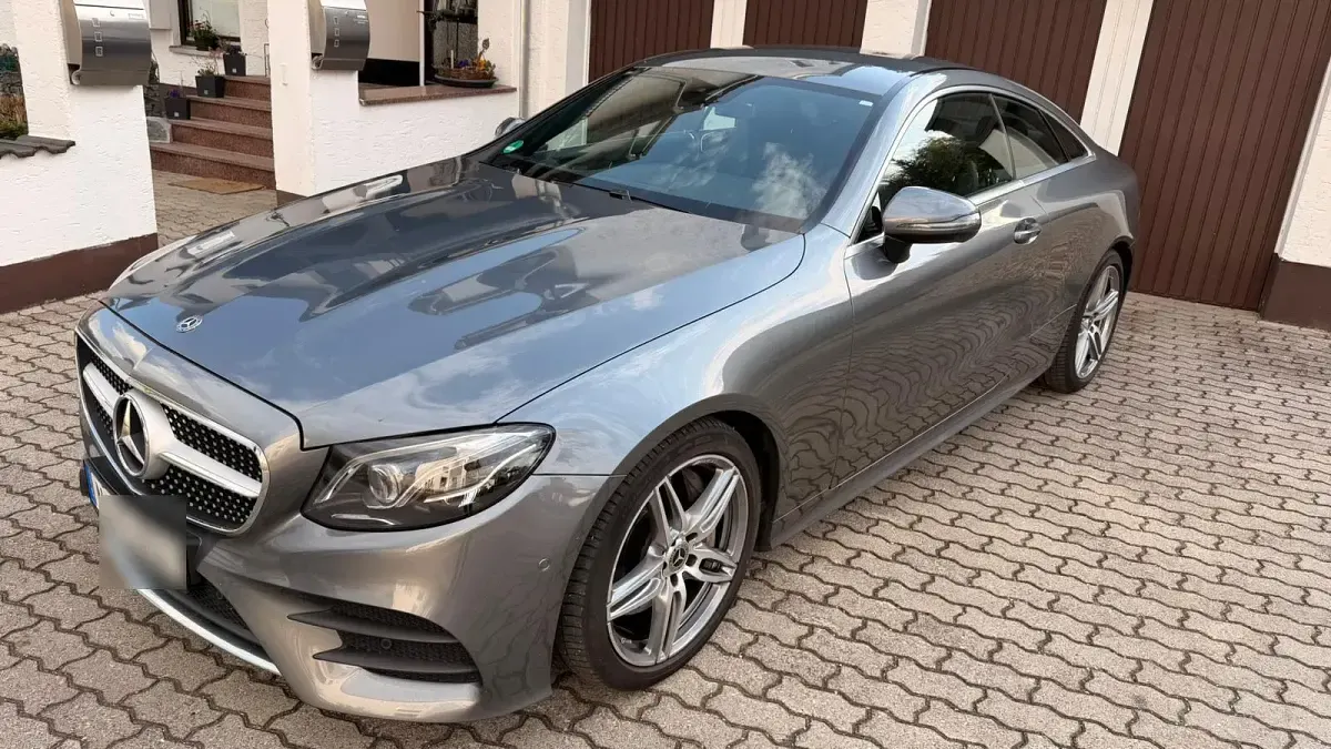 Gebraucht Mercedes E300 AMG 258 PS (189 kW) 2019 Grau Coupé