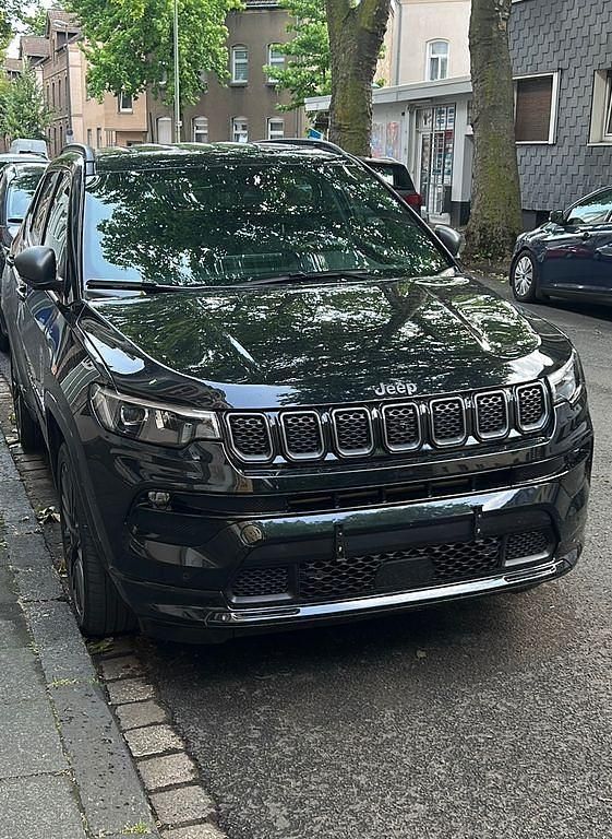 Gebraucht Jeep Compass 80th Anniversary 150 PS (110 kW) 2021 Schwarz SUV