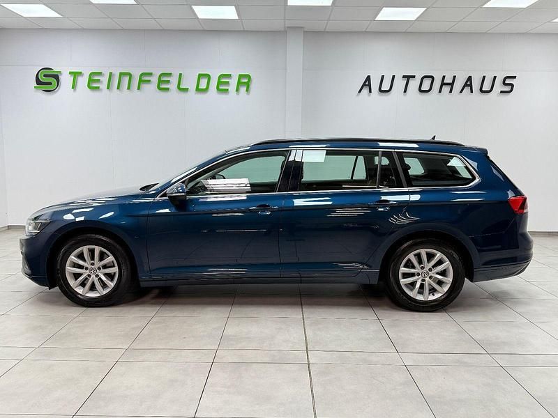Gebraucht VW Passat Business 150 PS (110 kW) 2021 Blau Kombi