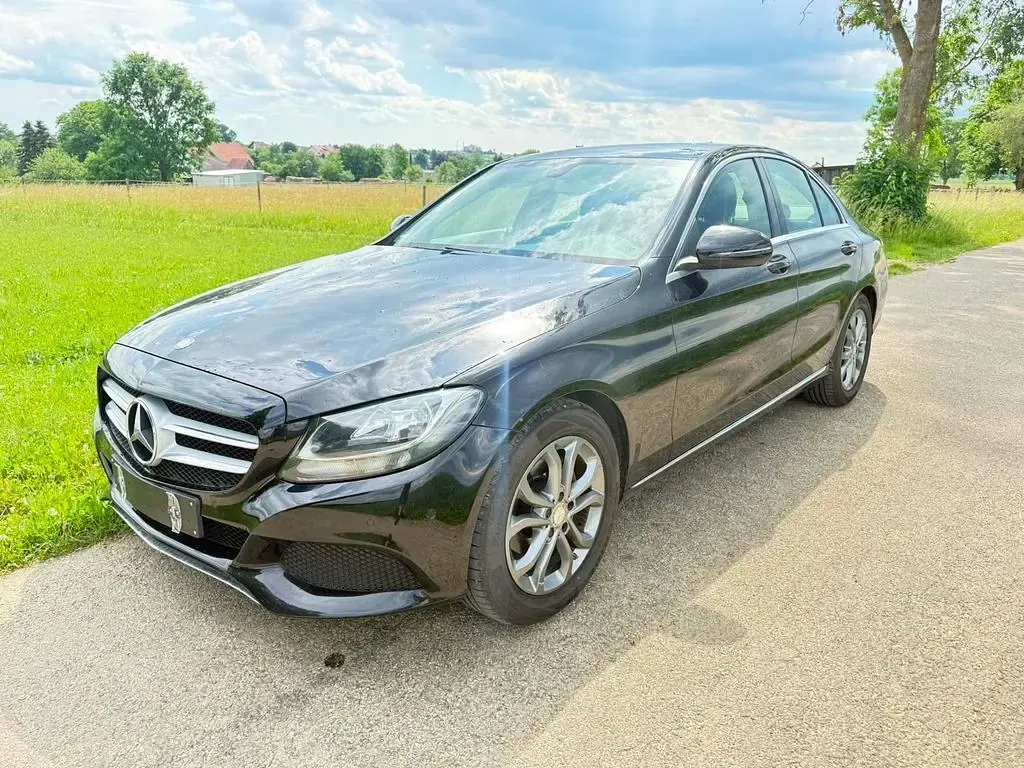 Gebraucht Mercedes C180 156 PS (114 kW) 2015 Schwarz Limousine