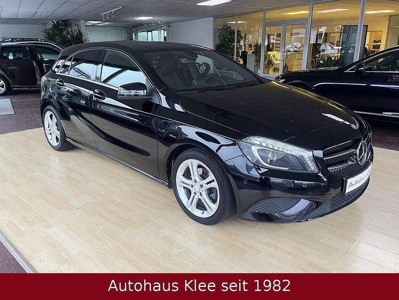 Schwarz Gebraucht 2013 Mercedes A180 Style Limousine | 12.850 € (Fairer Preis) - Bild 1/4
