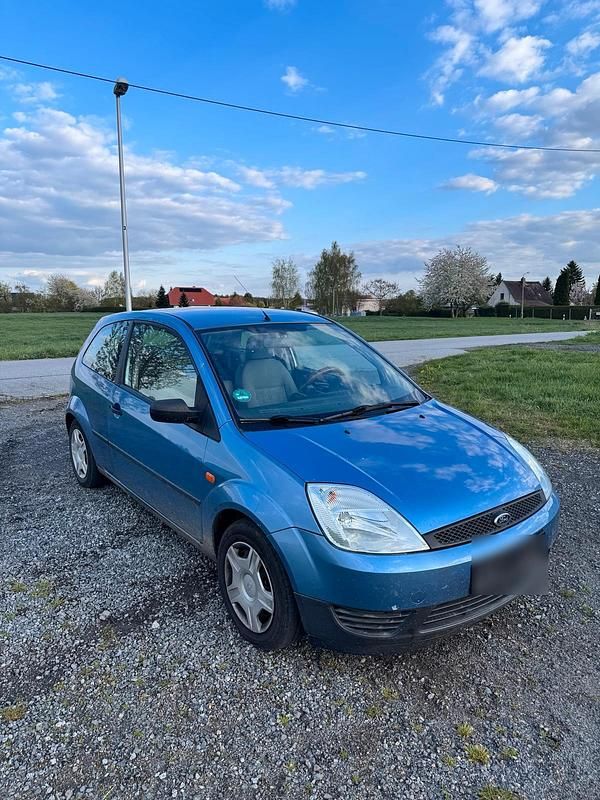 Usata Ford Fiesta 75 CV (55 kW) 2003 Blu Utilitaria