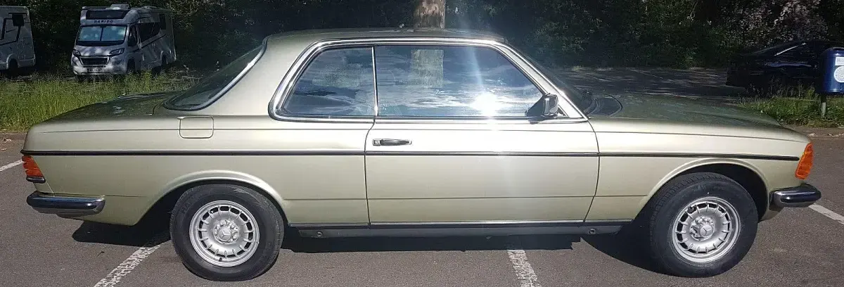 Gebraucht Mercedes 230 136 PS (100 kW) 1983 Grün Coupé