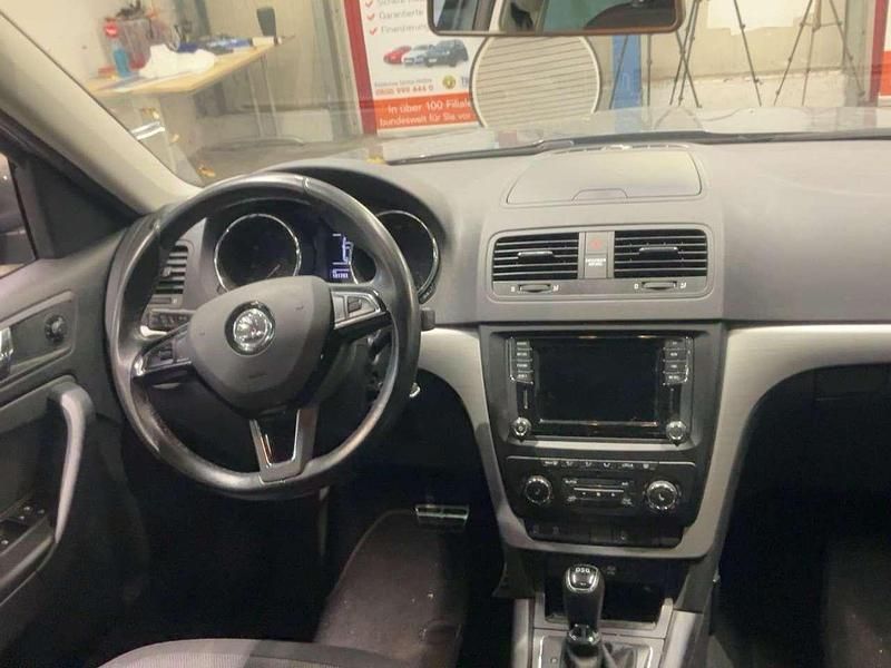 Gebraucht Skoda Yeti Drive 125 PS (91 kW) 2017 Grau SUV