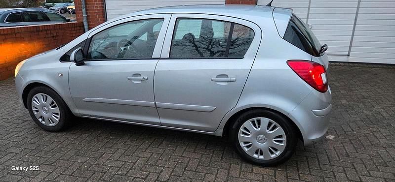 Gebraucht Opel Corsa 86 PS (63 kW) 2008 Silber Kleinwagen