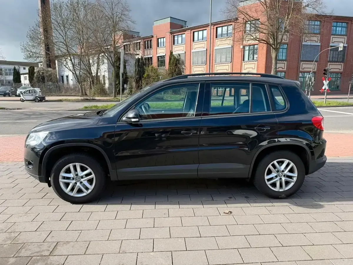 Gebraucht VW Tiguan Trendline 150 PS (110 kW) 2010 Schwarz SUV