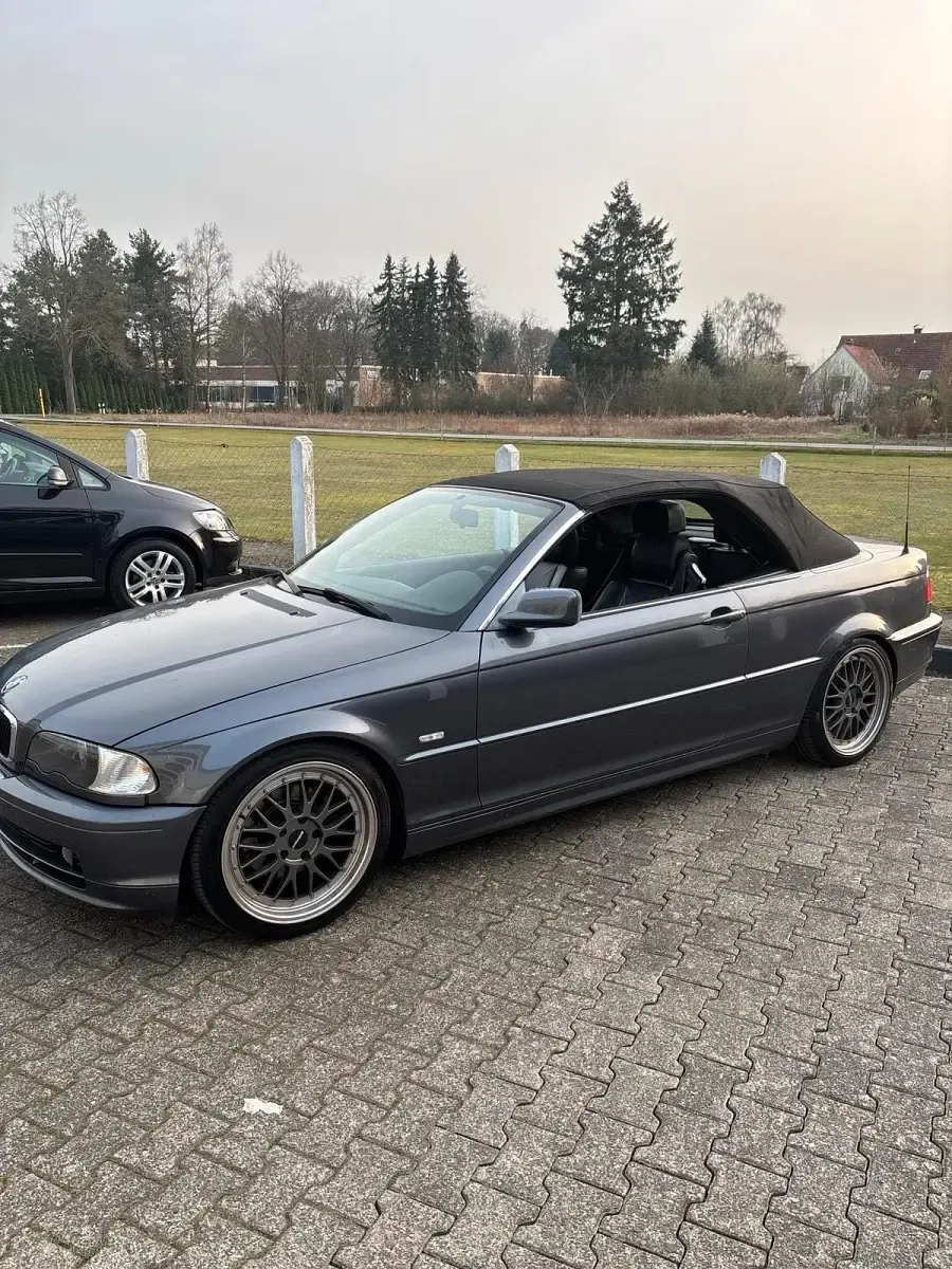 Gebraucht BMW 320 Cabriolet 170 PS (125 kW) 2001 Grau Cabrio