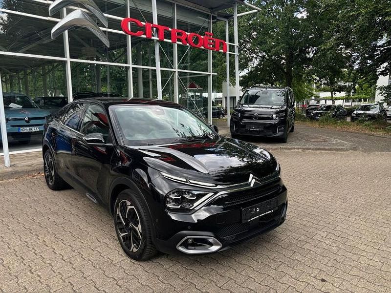 Lackierung schwarz perla nera/ Gebraucht 2023 Citroën C4 Shine Limousine | 21.490 € (Etwas zu teuer) - Bild 1/4