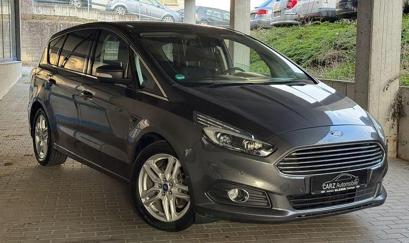 Gebraucht Ford S-MAX Titanium 209 PS (153 kW) 2015 Grau Van / Kleinbus