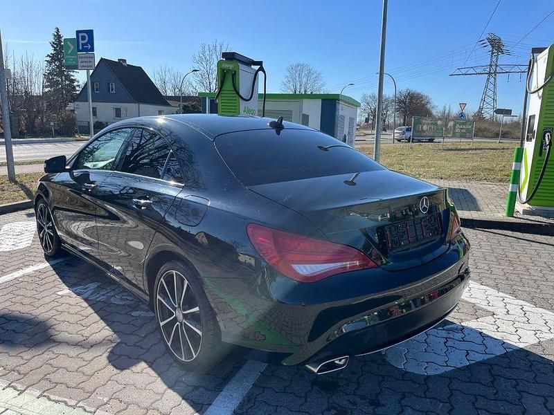 Gebraucht Mercedes CLA180 Edition 122 PS (89 kW) 2013 Schwarz Limousine