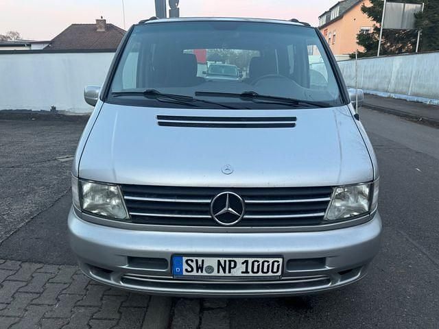 Gebraucht Mercedes V220 122 PS (89 kW) 2003 Silber Van / Kleinbus