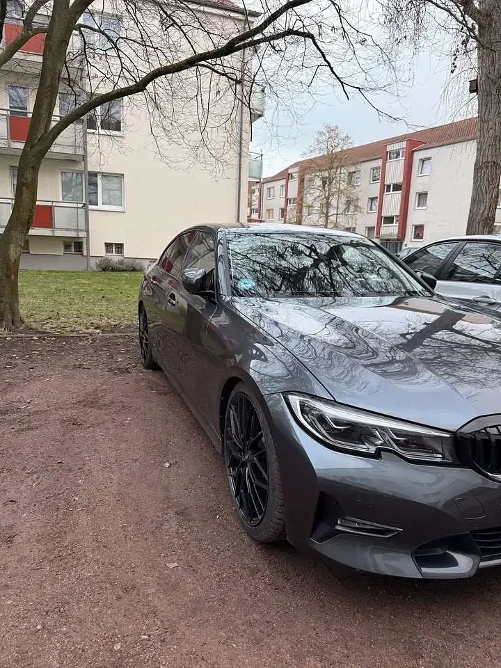 Gebraucht BMW 330 Sport Line 294 PS (216 kW) 2020 Grau Limousine