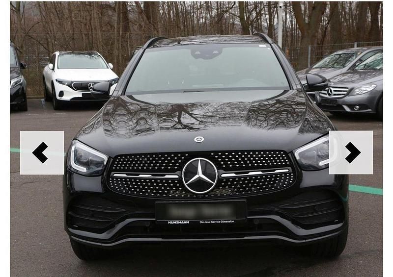 Schwarz Gebraucht 2021 Mercedes GLC300e AMG SUV | 36.900 € (Teuer) - Bild 1/4