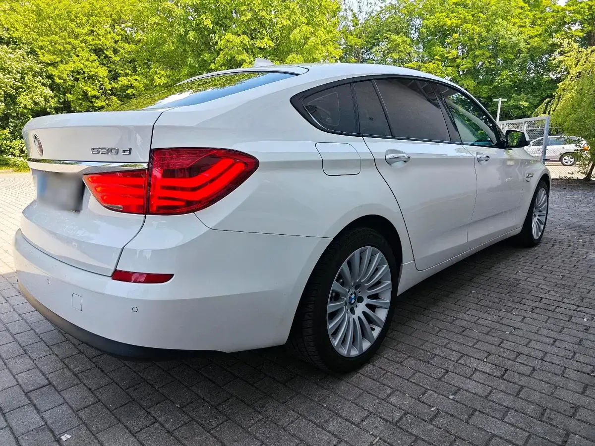 Gebraucht BMW 530 Comfort Edition 245 PS (180 kW) 2011 Weiß Limousine