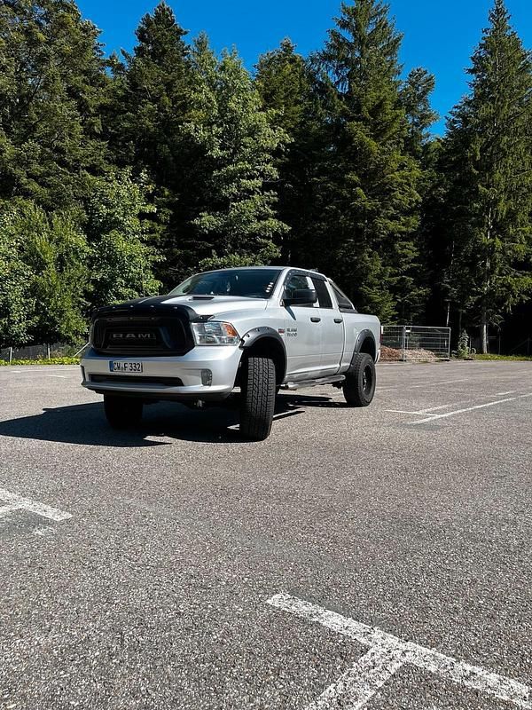 Grau Gebraucht 2014 Dodge Ram Abholung | 38.200 € - Bild 1/4