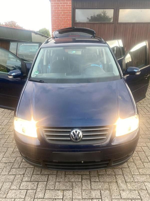 Blau Gebraucht 2006 VW Touran Van / Kleinbus | 1.000 € (Superpreis) - Bild 1/4