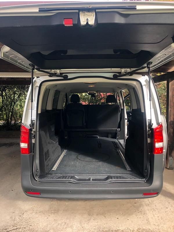 Gebraucht Mercedes Vito 163 PS (119 kW) 2021 Silber Van