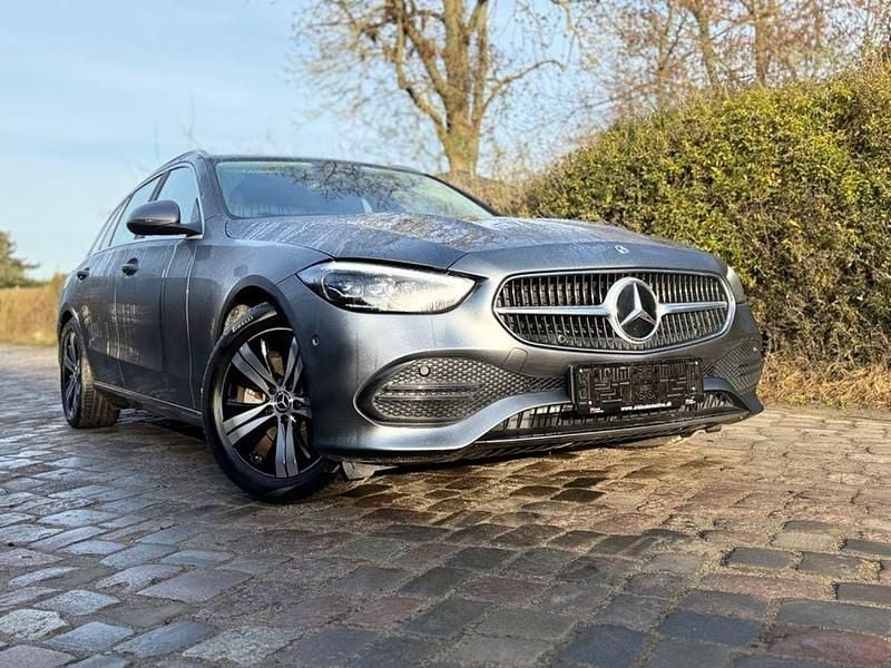Grau Gebraucht 2022 Mercedes C220 Kombi | 24.999 € (Superpreis) - Bild 1/4