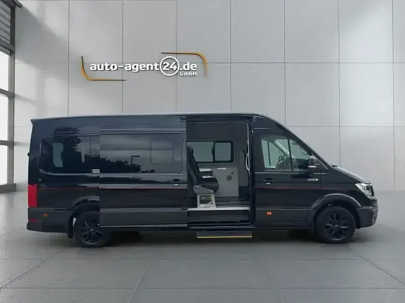 Używany MAN TGE 177 KM (130 kW) 2024 Czarny Van