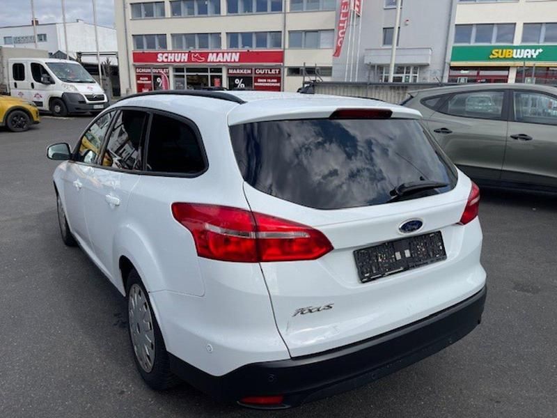 Gebraucht Ford Focus 77 PS (56 kW) 2018 Weiß Kombi